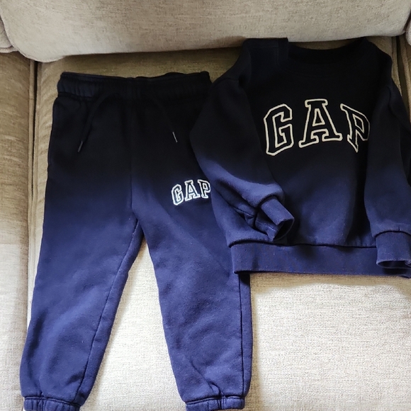 GAP Other - GAP Kids Navy Sweatshirt and Joggers Set Size 2 (BABY)